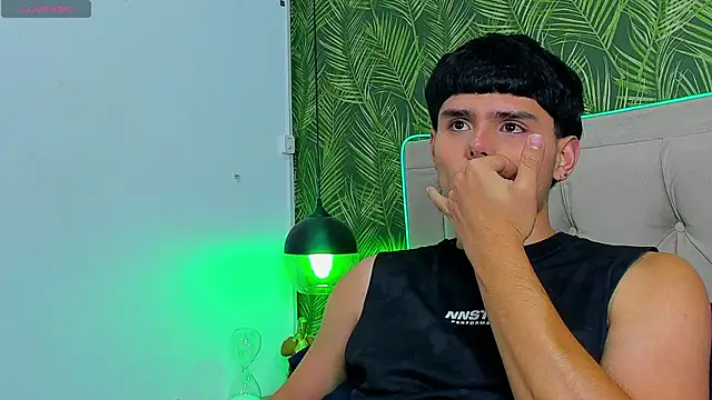 Chat +18 de Nathaniel_Park ao vivo