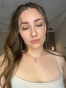 Chat XXX en directo de KiraBarlows