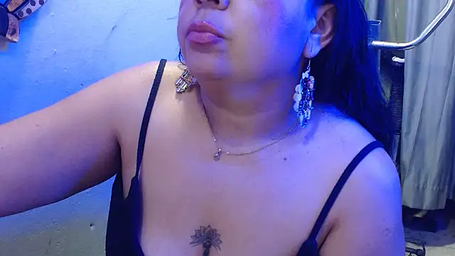 XXX chat uživo modela CanelaCollins