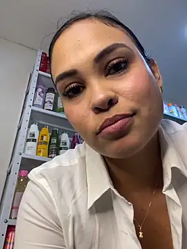 FOX_LATINA's Live XXX Chat