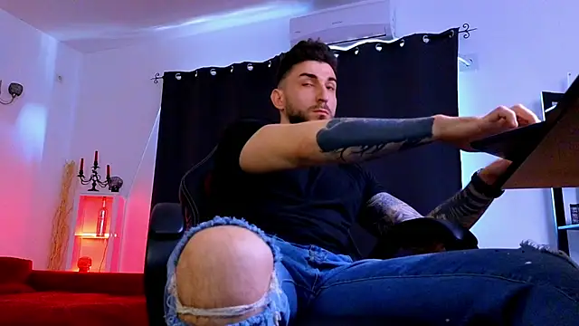 MightyAaron66 在線直播表演