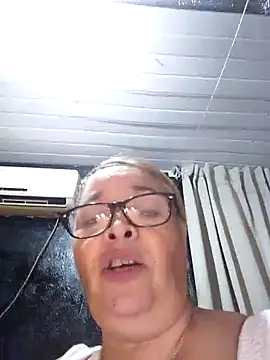 momismilf544 élő XXX-chatje