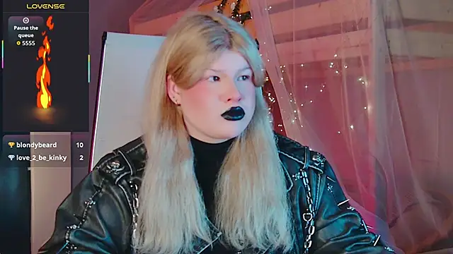 LilithNlsn Adlı Modelin Canlı XXX Sohbeti