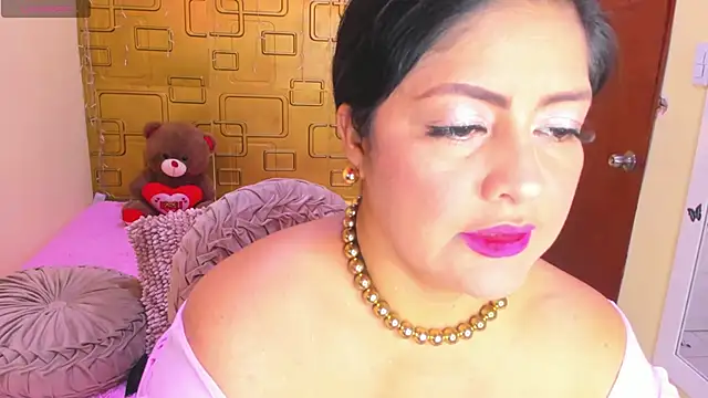 Chat XXX en directo de Julia_Haye