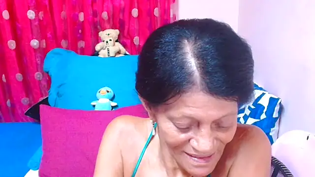 Онлайн чат XXX SLUTTYROXY