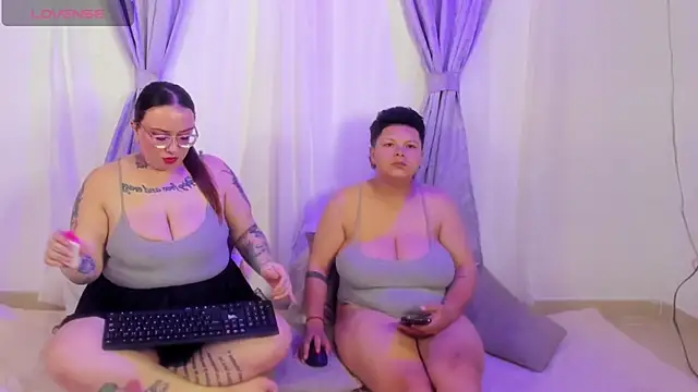 MiaYMolly Live XXX Chat