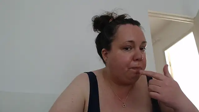 WendyRhoades Adlı Modelin Canlı XXX Sohbeti