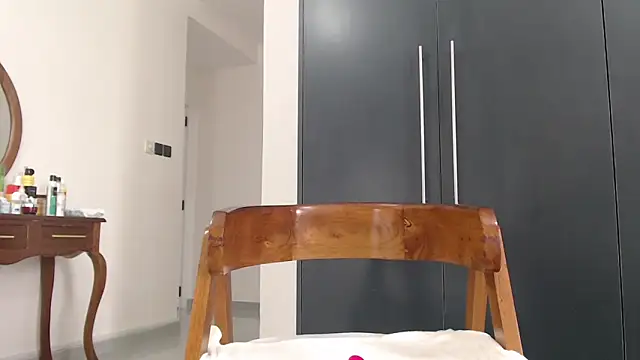 katt008 Adlı Modelin Canlı XXX Sohbeti