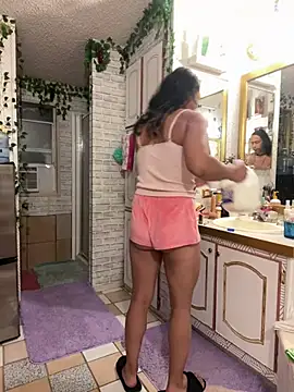 Show modela TranSexualJade95 na web-kameri