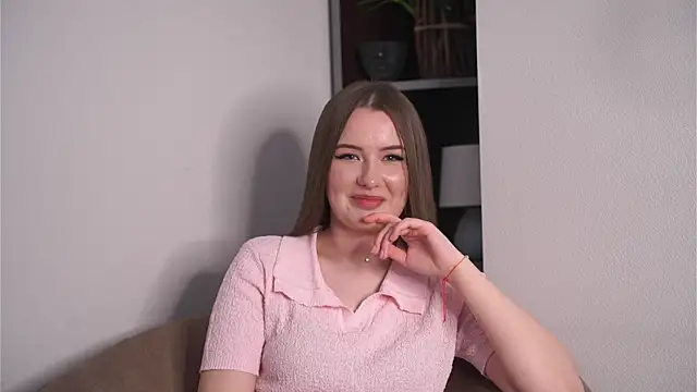 Show modela EleaseBurd na web-kameri