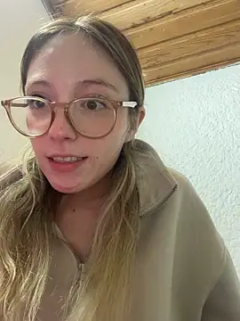 ReenKitty 现场XXX聊天