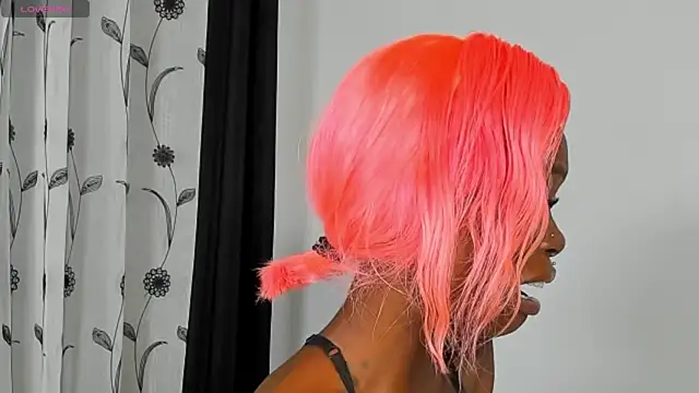 CREAMY_BUBBLEGUM live XXX chat