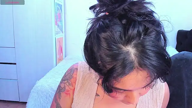 zakura_aniia Chat XXX live