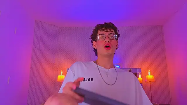 nova_salvatore 现场XXX聊天