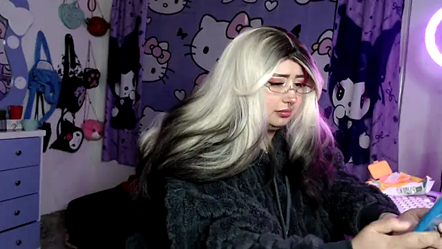 lussyevans24 现场XXX聊天