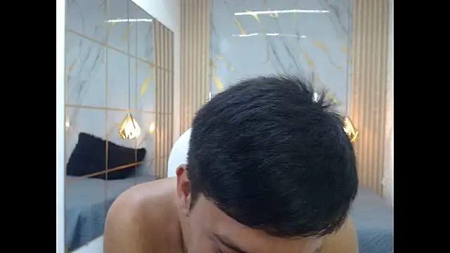 Chatroom XXX en direct de DominantBoy4