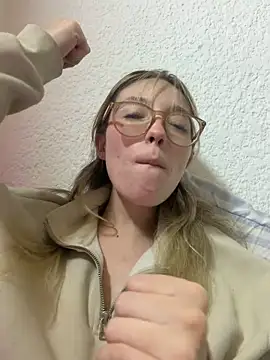 ReenKittyのライブXXXチャット