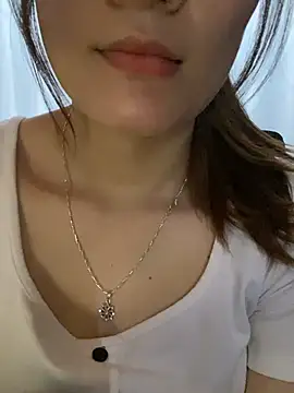 -Eidieea-のライブXXXチャット