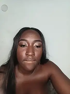 Pertunjukan Kamera Web KaleaEbony