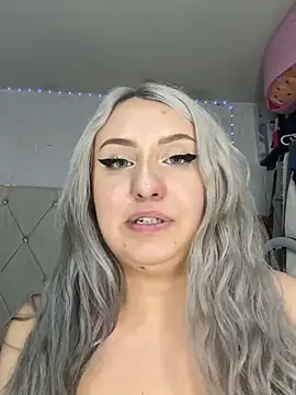 XXX chat uživo modela NibiruNairobi69