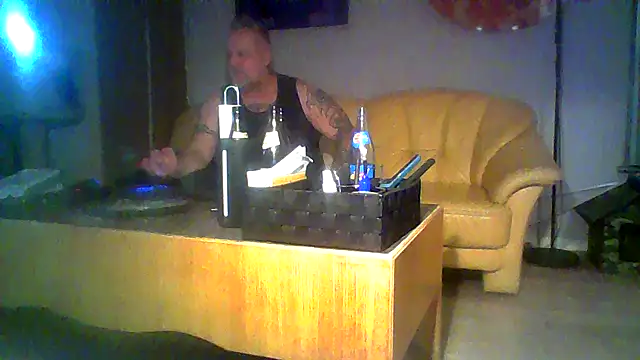 Hotwerner666's Webcam Show