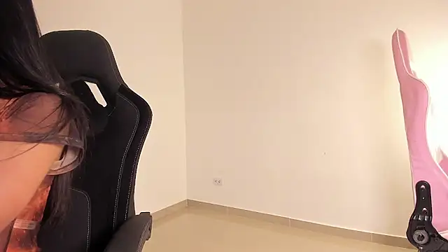 دردشة skinnyy__16 الجنسية المباشرة