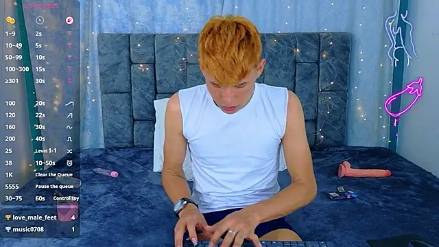 XXX chat uživo modela NicolasTorrez