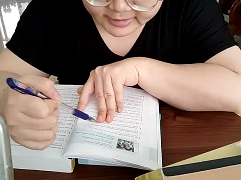 AngelwithEcup – Naživo XXX chat