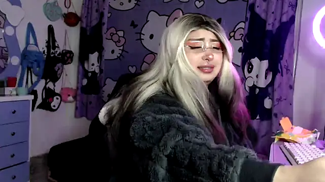 lussyevans24's Live XXX Chat