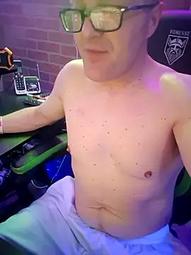 chronic_vibez: διαδικτυακό σόου στην κάμερα