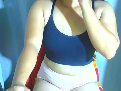 Katie_Winslet: διαδικτυακό σόου στην κάμερα