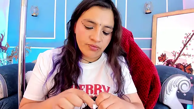 TaraTaylorr Adlı Modelin Canlı XXX Sohbeti