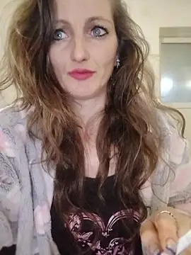 دردشة CrazyMaya39 الجنسية المباشرة