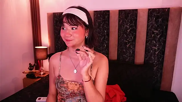 Ivi_Aikon Live XXX chat