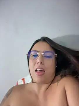 Laut-'s Live XXX Chat