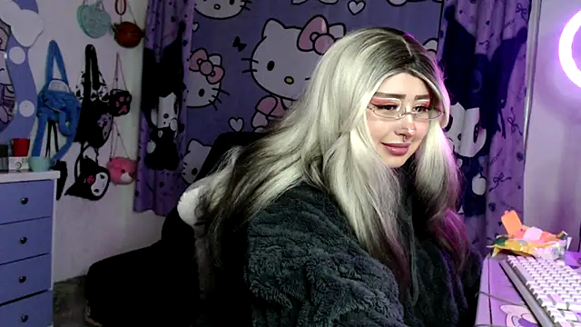 lussyevans24 现场XXX聊天