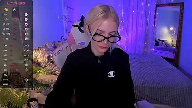 AnyaTaylor_: онлайн-секс-чат