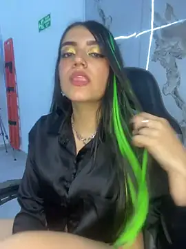 Chat +18 de IsaDiiaz ao vivo