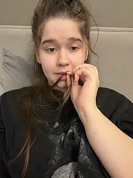 HornyGirlH 即時 XXX 聊天