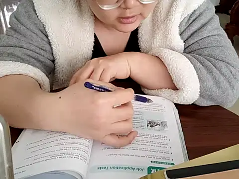 Czat XXX na żywo – AngelwithEcup