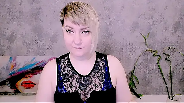 XXX chat uživo modela Djullia