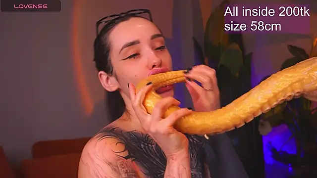 EvaCanton élő XXX-chatje