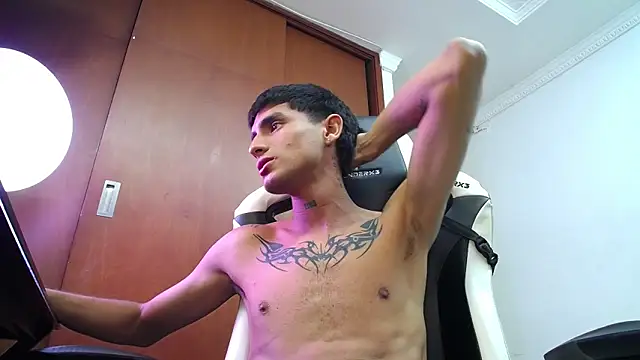 AAA_WHITE Webcamshow