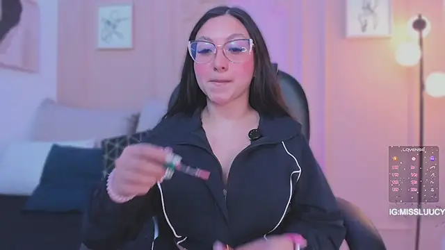 lucy_neil élő XXX-chatje