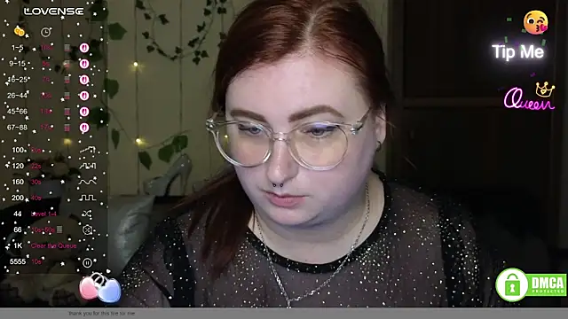 Chat +18 de Alicia_love00 ao vivo