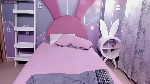 EmmaThompson__: онлайн-секс-чат