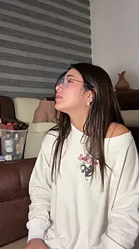 crystal_bunny7 即時 XXX 聊天