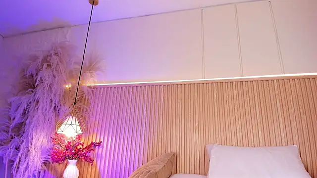 MiaBrokss_: απευθείας συνομιλία ΧΧΧ