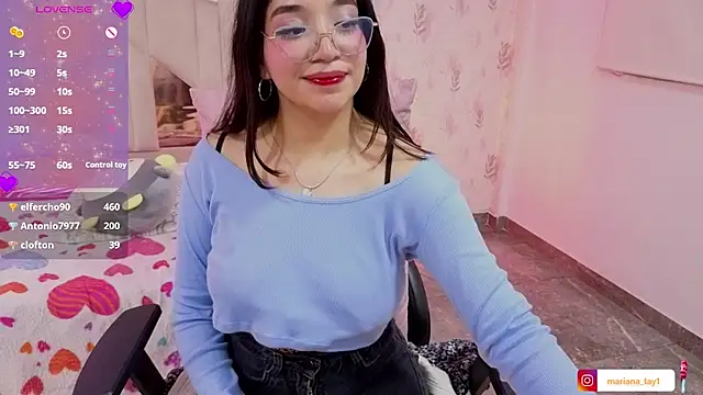 MARIANA_TAY1のライブXXXチャット