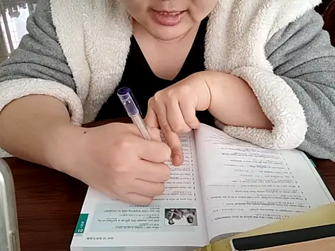 AngelwithEcupのライブXXXチャット